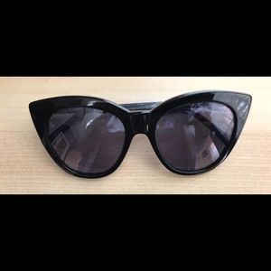Kendall & Kylie black cat eye sunglasses